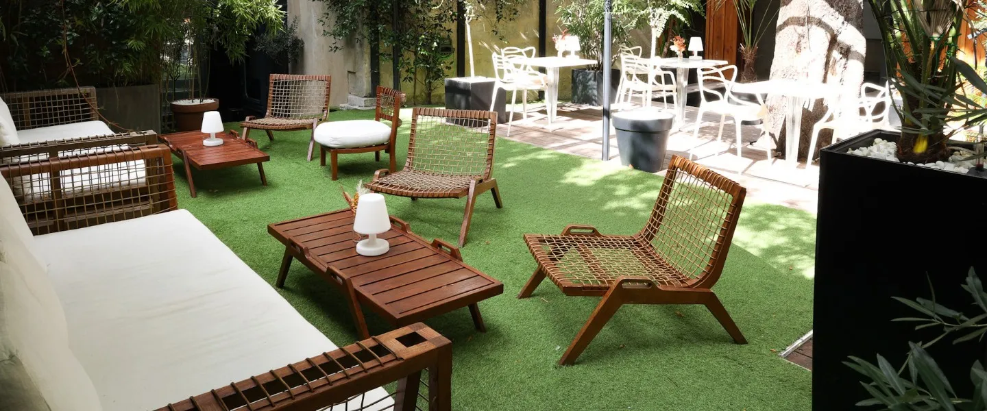 Charming hotel in the heart of Bordeaux Le Boutique Hotel